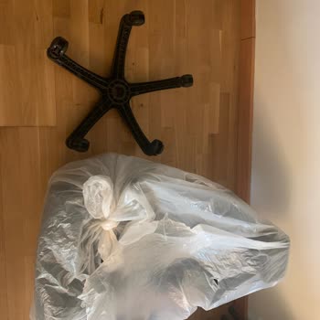 Çilek Bayii'nden Gelen 2. El Sandalye Şoku