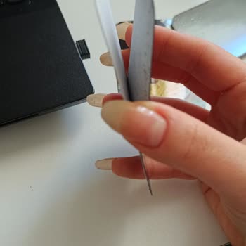 Magnet Bastır Kusurlu Magnetler Ve İletişim Sorunu