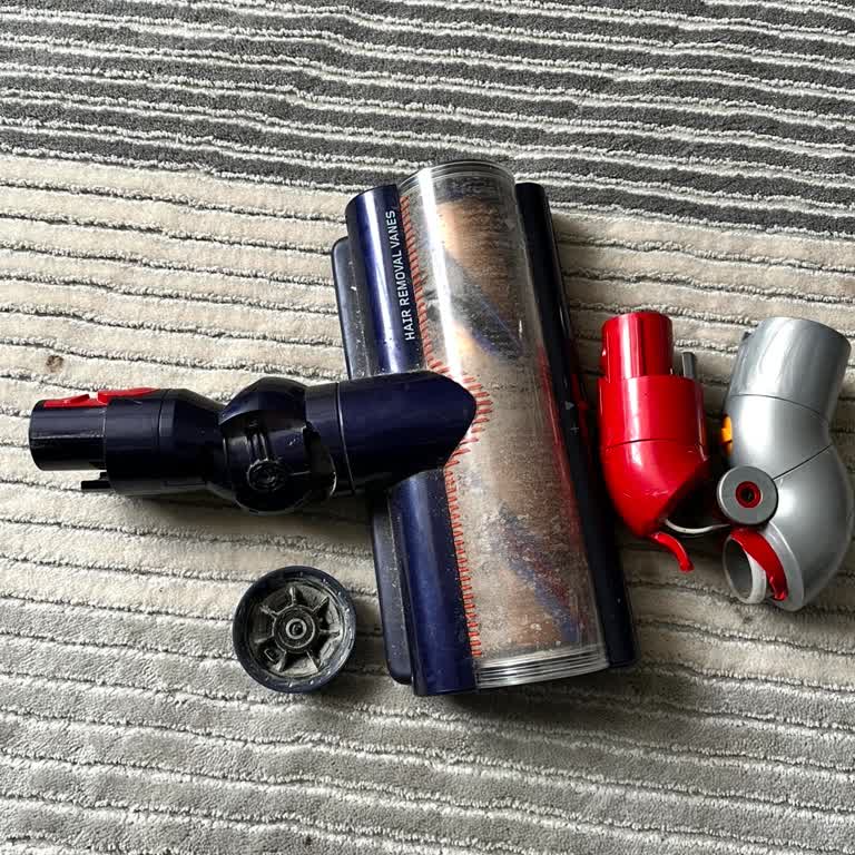 Dyson Süpürge: Kırık Parçalar Ve Yetersiz Müşteri Hizmeti