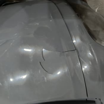 Kırık Akülü Araba Ve Hayal Kırıklığı