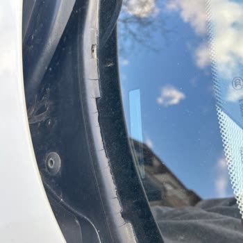 Premium Araçta Cam Fitili Sorunu