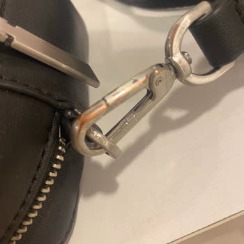 Calvin Klein Çantamın Metal Kısımlarında Renk Değişimi