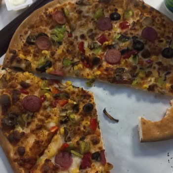 Yanmış Pizza Ve Kötü Deneyim: Sbarro Bursa Anatolium