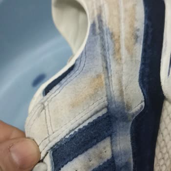 Adidas Ayakkabılarında Renk Akması Sorunu!