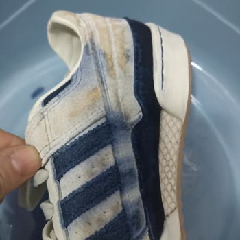 Adidas Ayakkabılarında Renk Akması Sorunu!