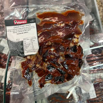 Migros'tan Aldatıcı Paketleme: Bozuk Pastırma Şoku