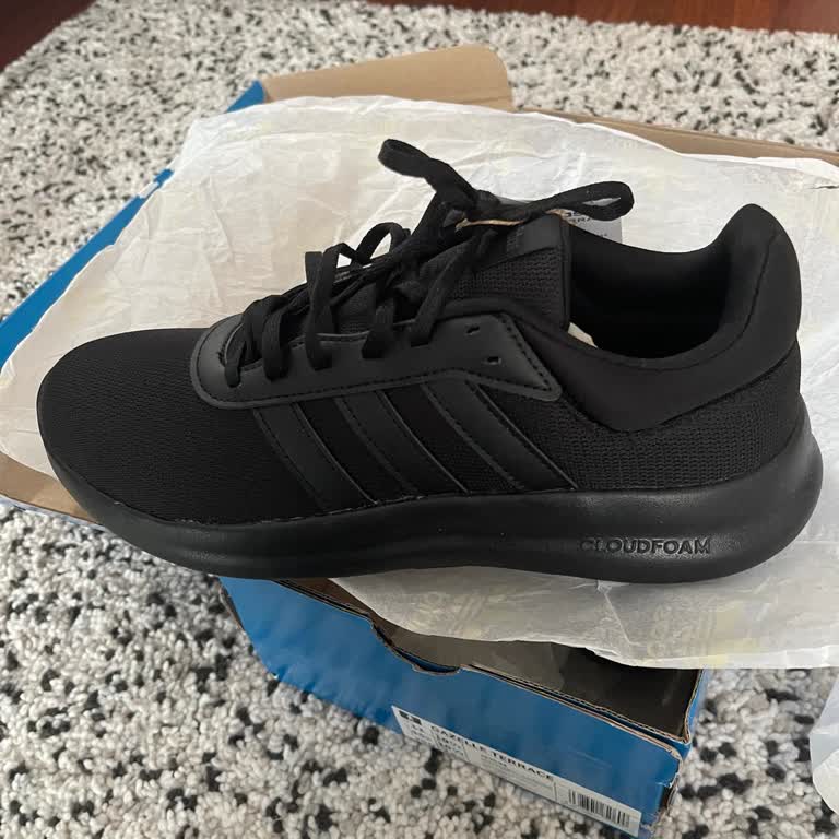 Adidas Yanlış Ürün ve Geciken Kargo Mağduriyeti