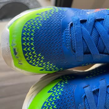 Skechers Ayakkabı İlk Giyimde Soyuldu