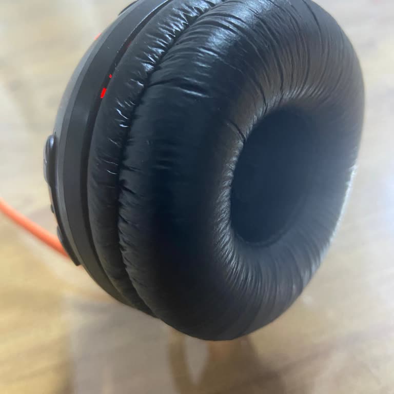 JBL 520BT Kulaklıkta Cızırtı Ve Yapısal Sorun