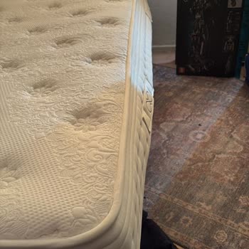 Garanti Süresi Dolmamış Yatakta Çökme Ve İlgisiz Servis