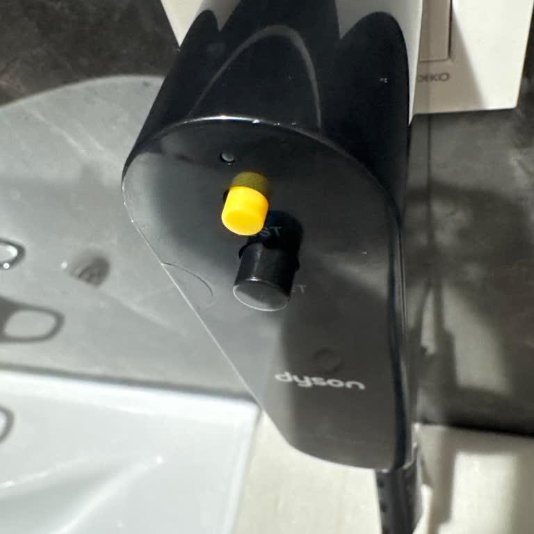 Dyson Adaptöründe Kırmızı Şerit Sorunu