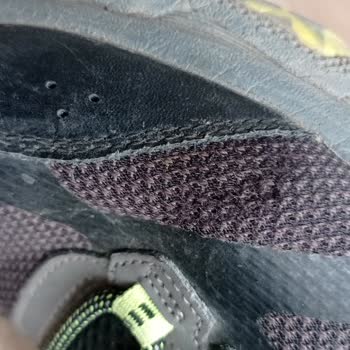 Skechers Ayakkabıda Yırtılma: Kullanıcı Hatası Mı?