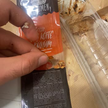 Gurumen Çiğköfte'de Tehlikeli Plastik Parça!