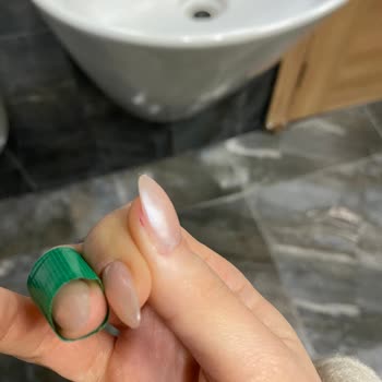 Tırnak Yenileme İşleminde Yaşanan Ağrılı Deneyim Ve Yetersiz Telafi