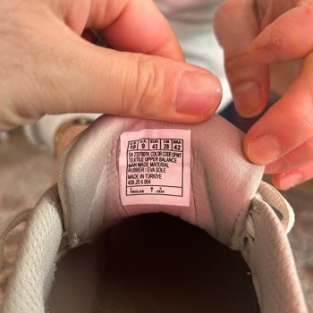 Yanlış Numara Gönderimi Ve Stok Bilgisi Tutarsızlığı: Hediye Alışverişinde Hayal Kırıklığı