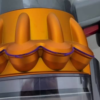 Мой пылесос Dyson V15 сломался через 2 года использования