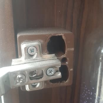 İstikbal Menteşe Aparatını Bulamıyoruz, Dolaplar Atıl Durumda