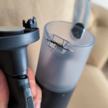 Yeni Alınan Süpürge İlk Kullanımda Kırıldı!