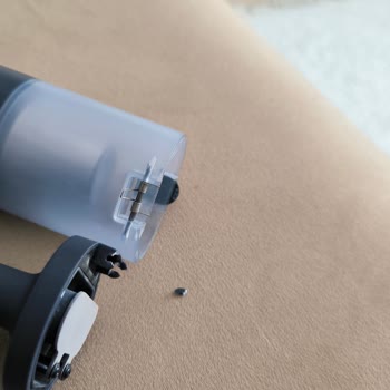 Yeni Alınan Süpürge İlk Kullanımda Kırıldı!