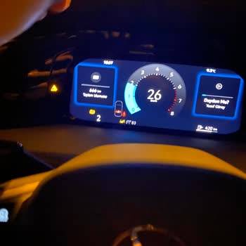 Yeni Araçta Bitmeyen Elektronik Sorunlar