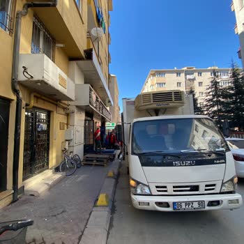 Ters Yönde Park Eden Dağıtım Aracı Yüzünden Engellenen Çıkış