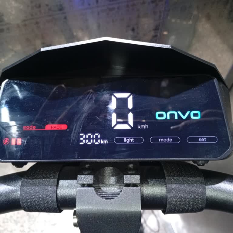 Onvo RX1 Scooter'da Güvenlik Riski: Ekran Kapanıyor!