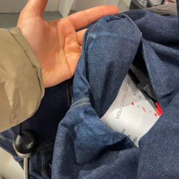 Ayıplı Kot Pantolon Ve İlgisiz Müşteri Hizmeti Deneyimi