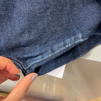 Ayıplı Kot Pantolon Ve İlgisiz Müşteri Hizmeti Deneyimi