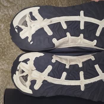 Su Geçirmez Ayakkabının Tabanı Patladı