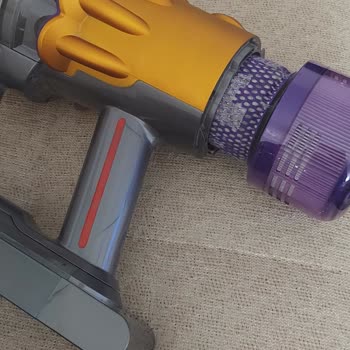 Dyson V12 Süpürge Filtre Sorunu: Acil Yardım Talebi