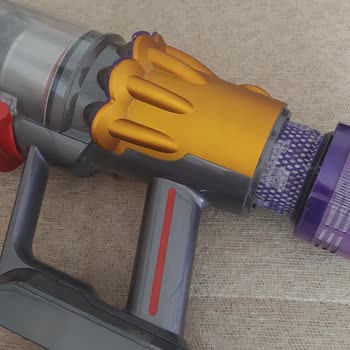 Dyson V12 Süpürge Filtre Sorunu: Acil Yardım Talebi