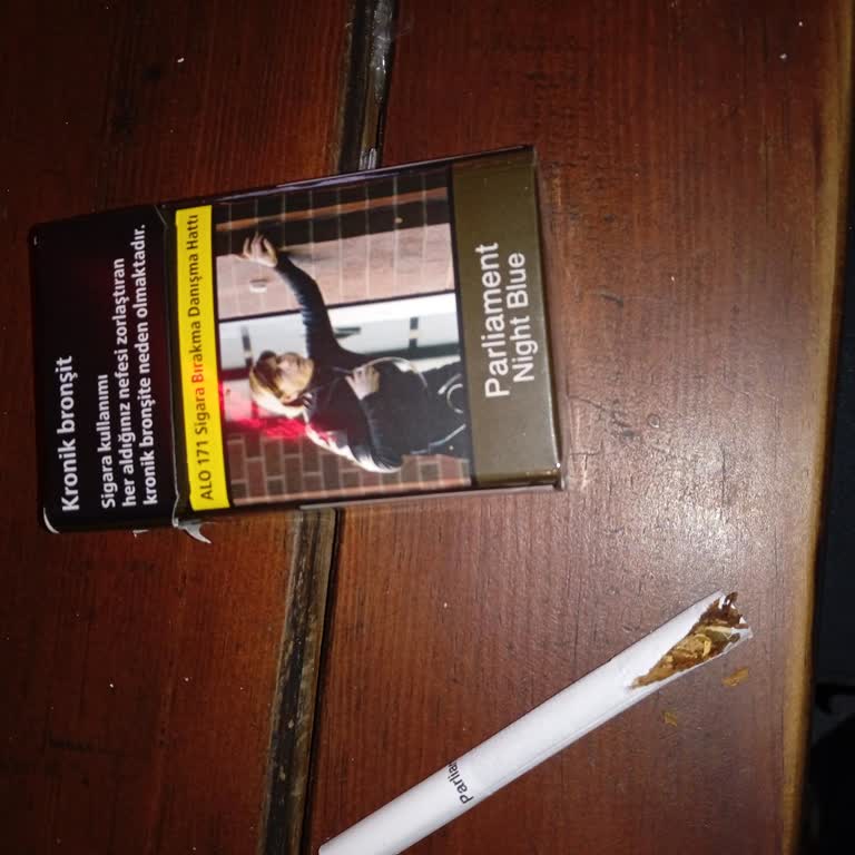 Parliament Sigaralarında Kıymık Ve Yırtık Paket Sorunu