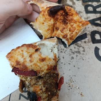 Sbarro'dan Aldığım Pizza Tam Bir Hayal Kırıklığıydı!