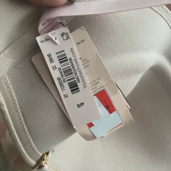 Victoria's Secret Deforme Ve Lekeli Ürünle Hayal Kırıklığı!