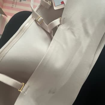 Victoria's Secret Deforme Ve Lekeli Ürünle Hayal Kırıklığı!