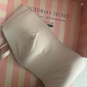Victoria's Secret Deforme Ve Lekeli Ürünle Hayal Kırıklığı!