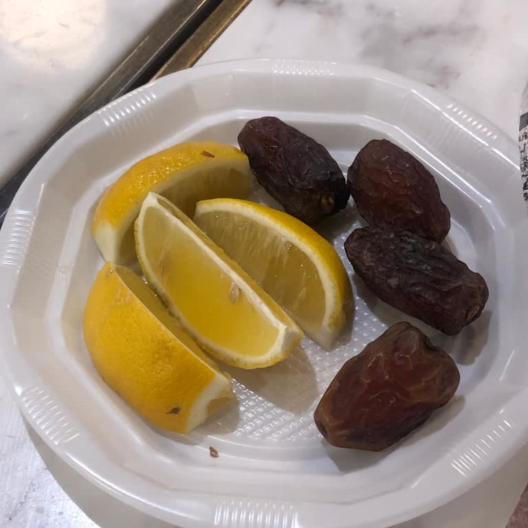 Lezz-Et İskender İftar İçin Hurma İsteyince Ret Edildik