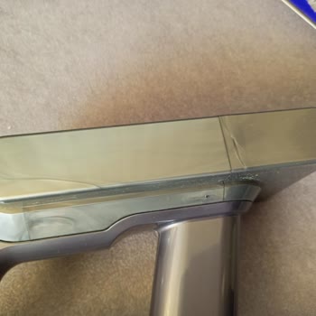 V15 Süpürge Başlığındaki Çizikler Hakkında Yardım Talebi