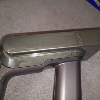 V15 Süpürge Başlığındaki Çizikler Hakkında Yardım Talebi