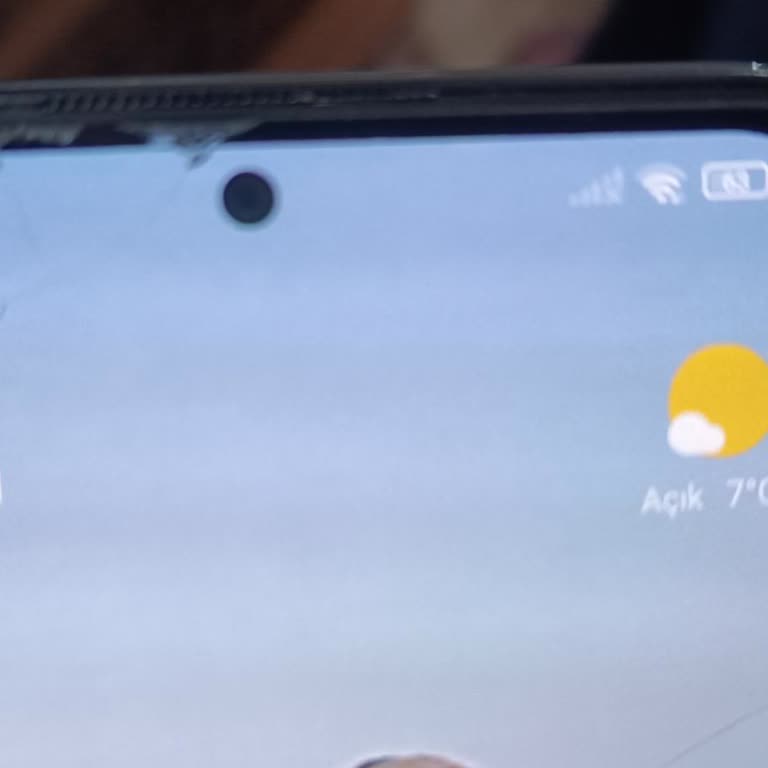 Vodafone'un İlgisizliği Ve Bozuk SIM Kart Mağduriyeti