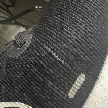 Hepsiburada'dan Aldığım Nike Ayakkabılarda Sürekli Açılma Sorunu