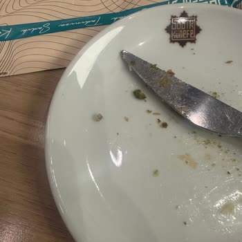 Künefede Cam Parçası Şoku Ve İlgisizlik