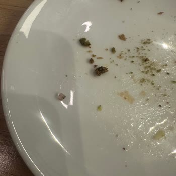 Künefede Cam Parçası Şoku Ve İlgisizlik