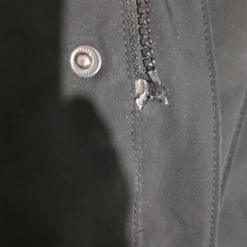 Fermuar Arızası: Garanti Kapsamında Çözüm Bekliyorum