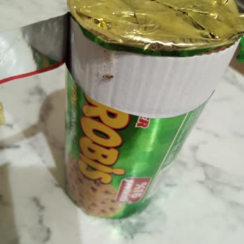 Son Kullanma Tarihi Geçmemiş Bisküvide Kurt Ve Örümcek Ağı Şoku