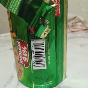 Son Kullanma Tarihi Geçmemiş Bisküvide Kurt Ve Örümcek Ağı Şoku