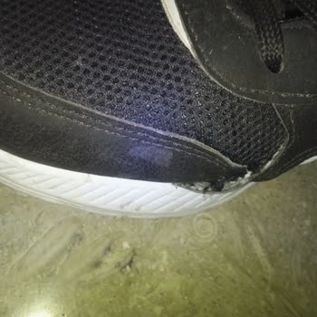 Slazenger Ayakkabıda Dikiş Problemi Ve İletişim Eksikliği