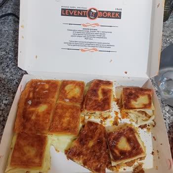 Levent Börek'te Hayal Kırıklığı: Yanmış Ve Özensiz Ürünler