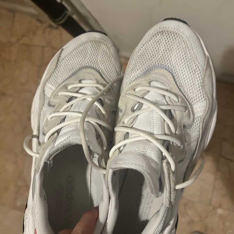 Adidas Yeni Alınan Ayakkabının Ses Sorunu!