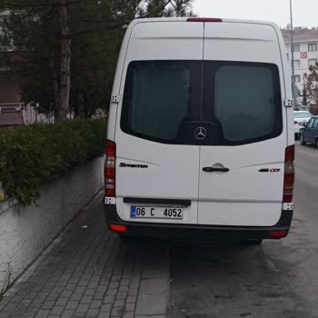 Okul Bölgesindeki Kaldırım Sorunu Ve Güvenlik Tehlikesi